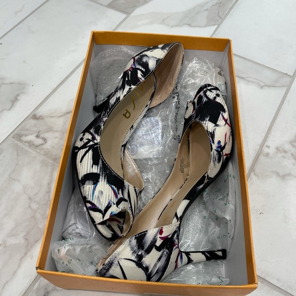 Unisa black and white pattern heels size 6.5 - Picture 7 of 7